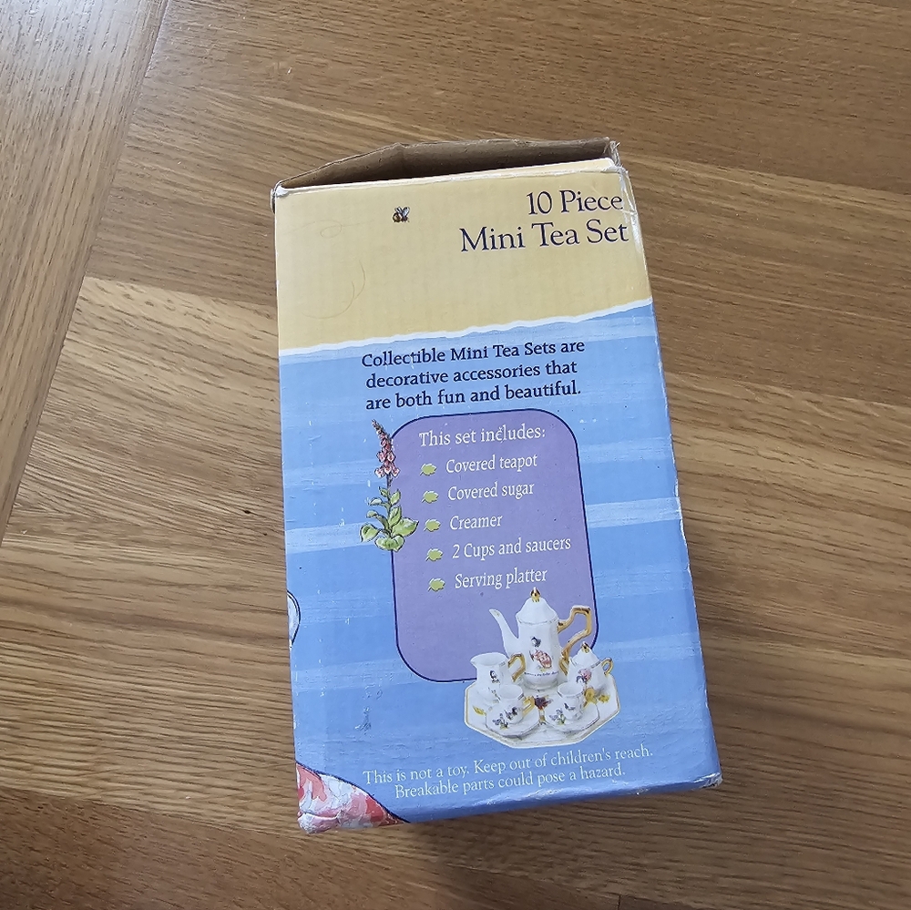 Peter Rabbit 10 Piece Mini Tea Set - Picture 10 of 12